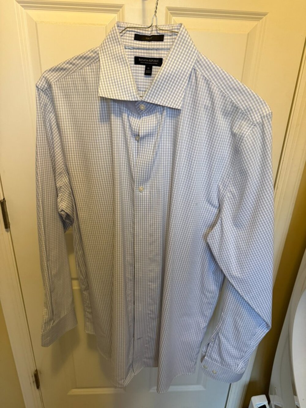 Men's Banana Republic dress shirt, XL, slim fit, blue check print, Non-Iron